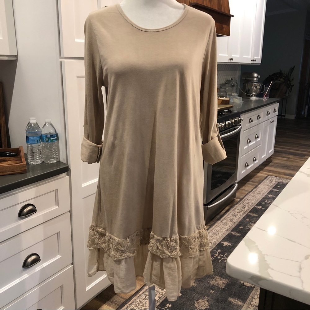 Signals Tan Lace Ruffled T-shirt Dress M Embroidered Fairy Coastal Cowgirl Layer